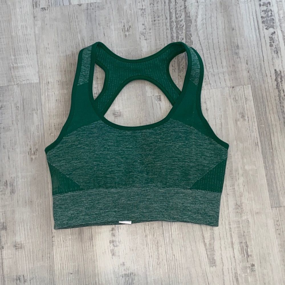 sports bra 